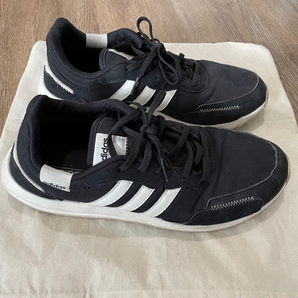 Adidas Women’s Retrorun Running Shoe
